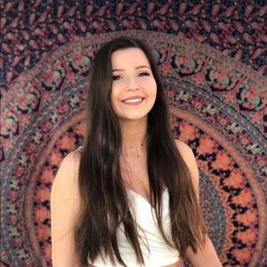 Meet your Posher, Cierra